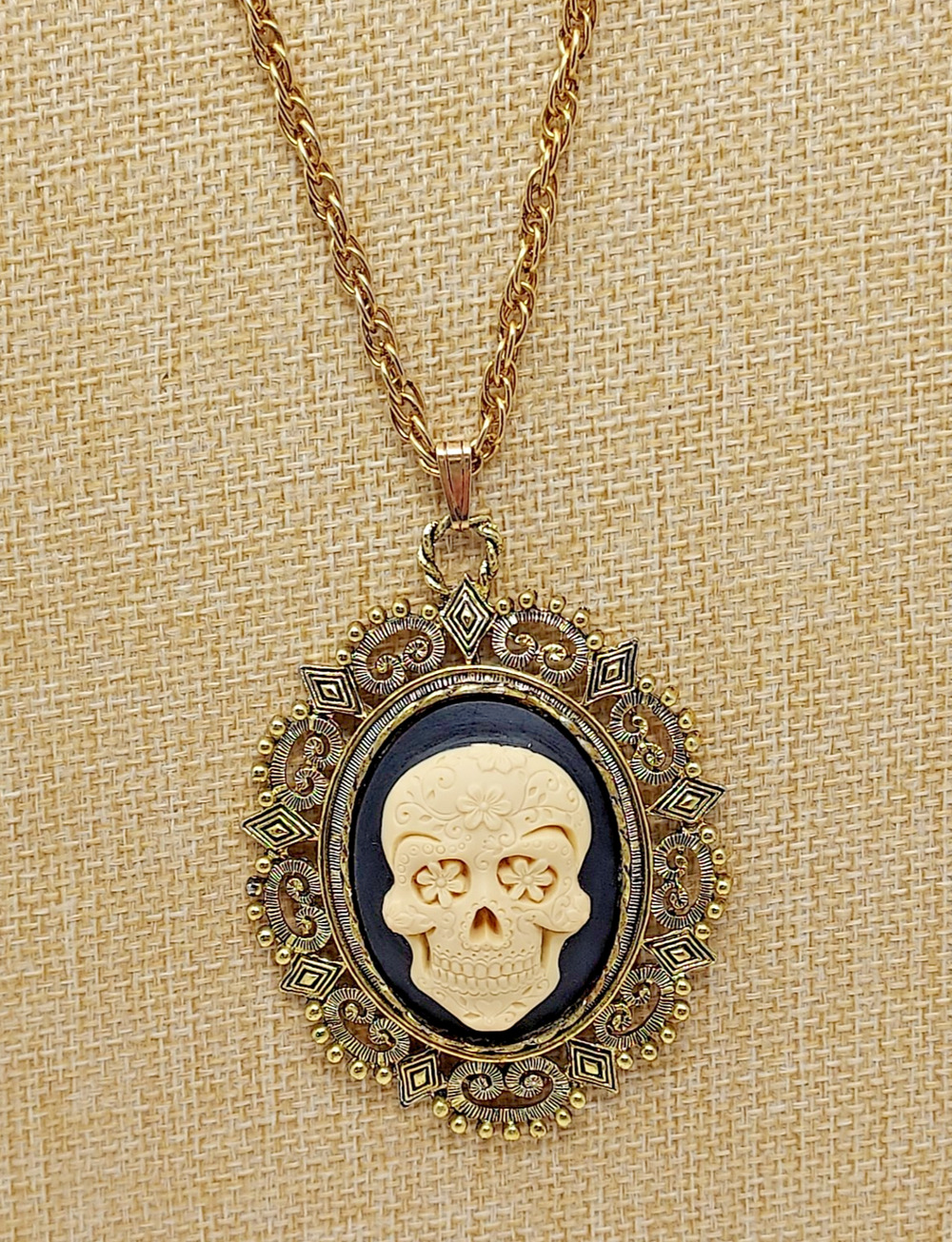 Skull Cameo Necklace Halloween Día de los Muertos Day of the Dead Goth 32"